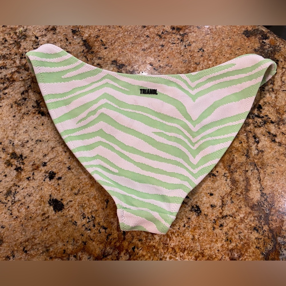 Triangl Green Zebra Print Mica Normal Bottoms size Medium